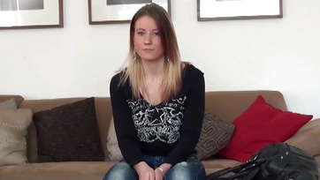 A csevej közben levarázsolták a bűbájos magyar születésű bébi ruciját a casting-en Thumb
