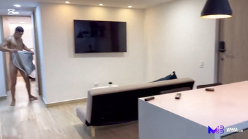 Miután lehiggadt a nőm trióban folytattuk tovább a szexet a gumibabámmal Thumb