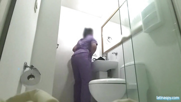 A szexéhes házigazda bevágta az álló dákóját a milf cselédlány cuncusába Thumb