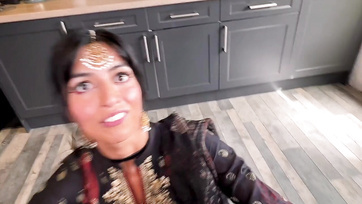 Folyton áthívja a tökös szexpartnerét a nimfó etióp csajszi mikor lelép hazulról a fickója Thumb