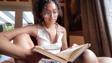 A saját mostohabátyusa avatta be a szex rejtelmeibe a cukimuki fogszabályzós 18 esztendős sunát Thumb