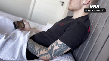 A tüneményes mostohanővérem rajtacsípett maszti közben, de aztán felkínálta a segítségét Thumb