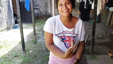 Megkuffantottam a kertben a csábító szomszédban élő kiscsajt miután bevadultam a szemrevaló seggére Thumb