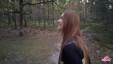 A bájos szexfüggő tini bula az erdőségben szerette volna lecidázni a falloszomat és befalni a cuccomat Thumb