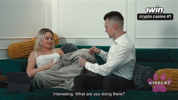 Vajon megbaszarintotta este a szunyókáló kedveskéje háta mögött a szajhás neveltlánya szűk lyukát? Thumb